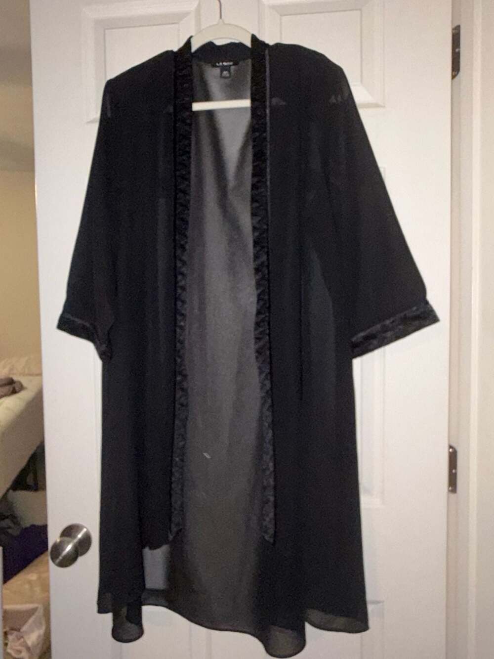 Le Bos Shrug Jacket Size 16W Black Chiffon Open Front Ruched